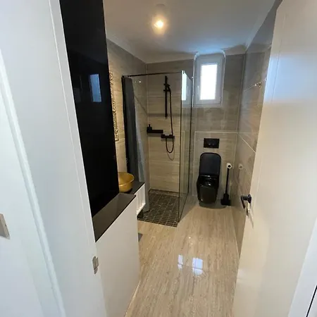Luxury Toma